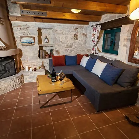 Aristidis'S Plouti Moires Guest House Exterior photo