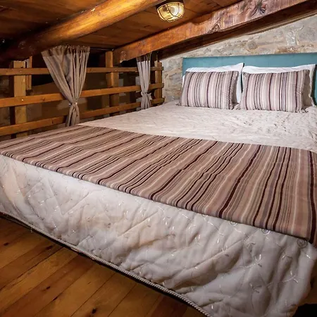 Aristidis'S Plouti Moires Guest House Exterior photo